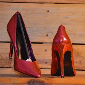 Qupid Fuchia Shiney Metal Size 9 NIB